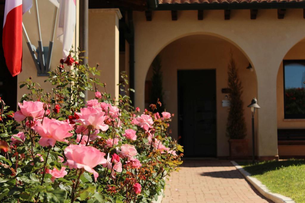 Le Corti Del Sole Residence Venturina Terme Exterior foto